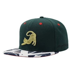 Mũ snapback thêu kim loại